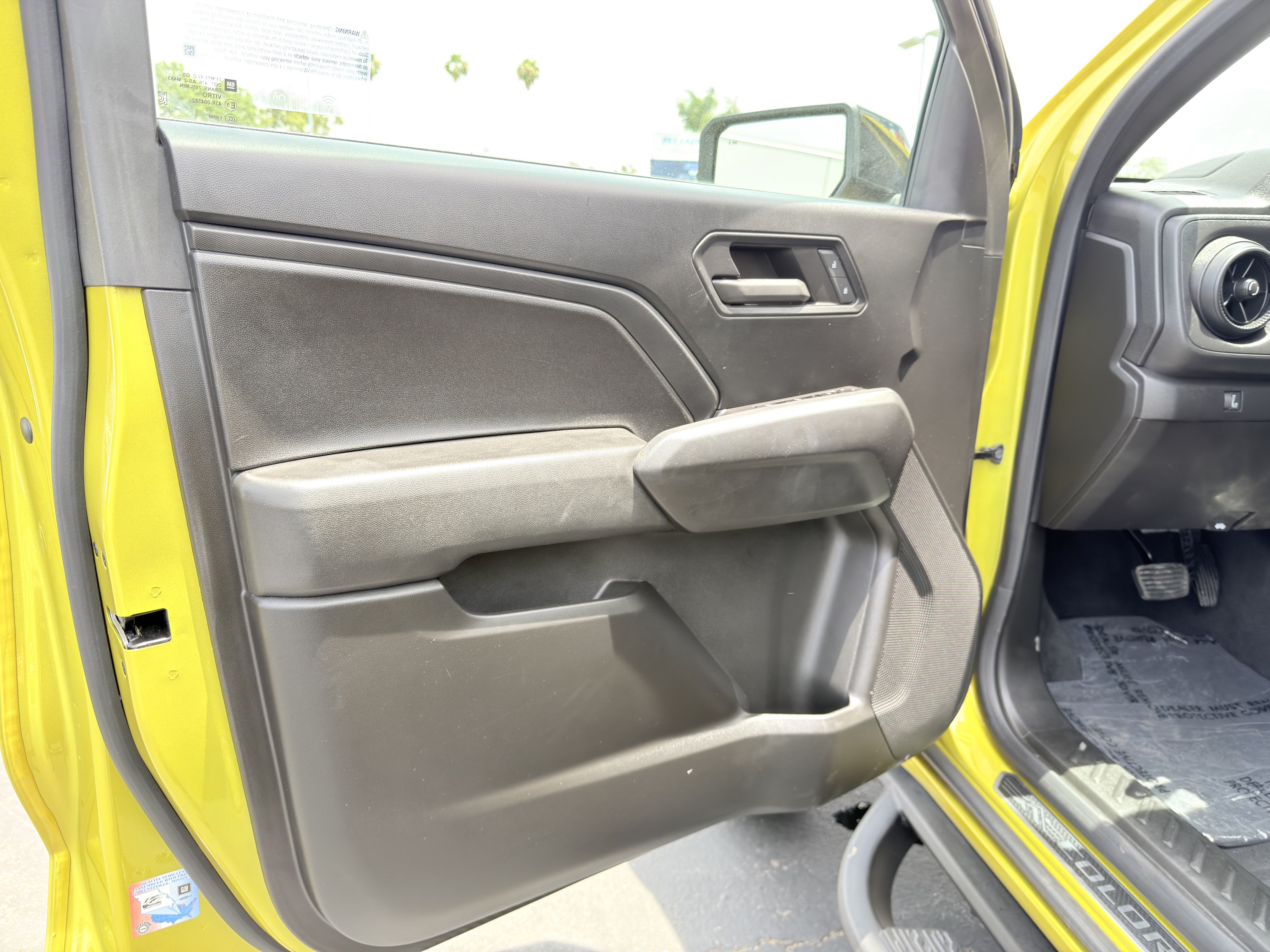 Used 2024 Chevrolet Colorado Trail Boss w/ LPO, Dark Essentials Package AWD/4WD image 28