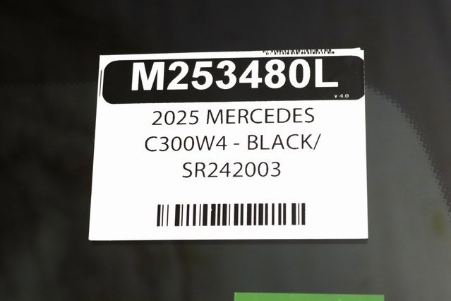 Used 2025 Mercedes-Benz C 300 4MATIC Sedan image 31