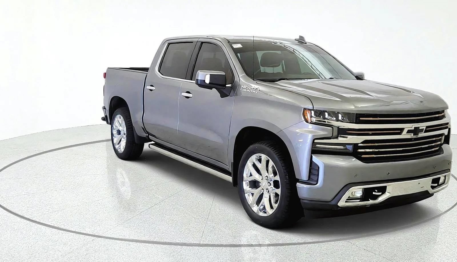 Used 2021 Chevrolet Silverado 1500 High Country w/ Technology Package AWD/4WD image 2