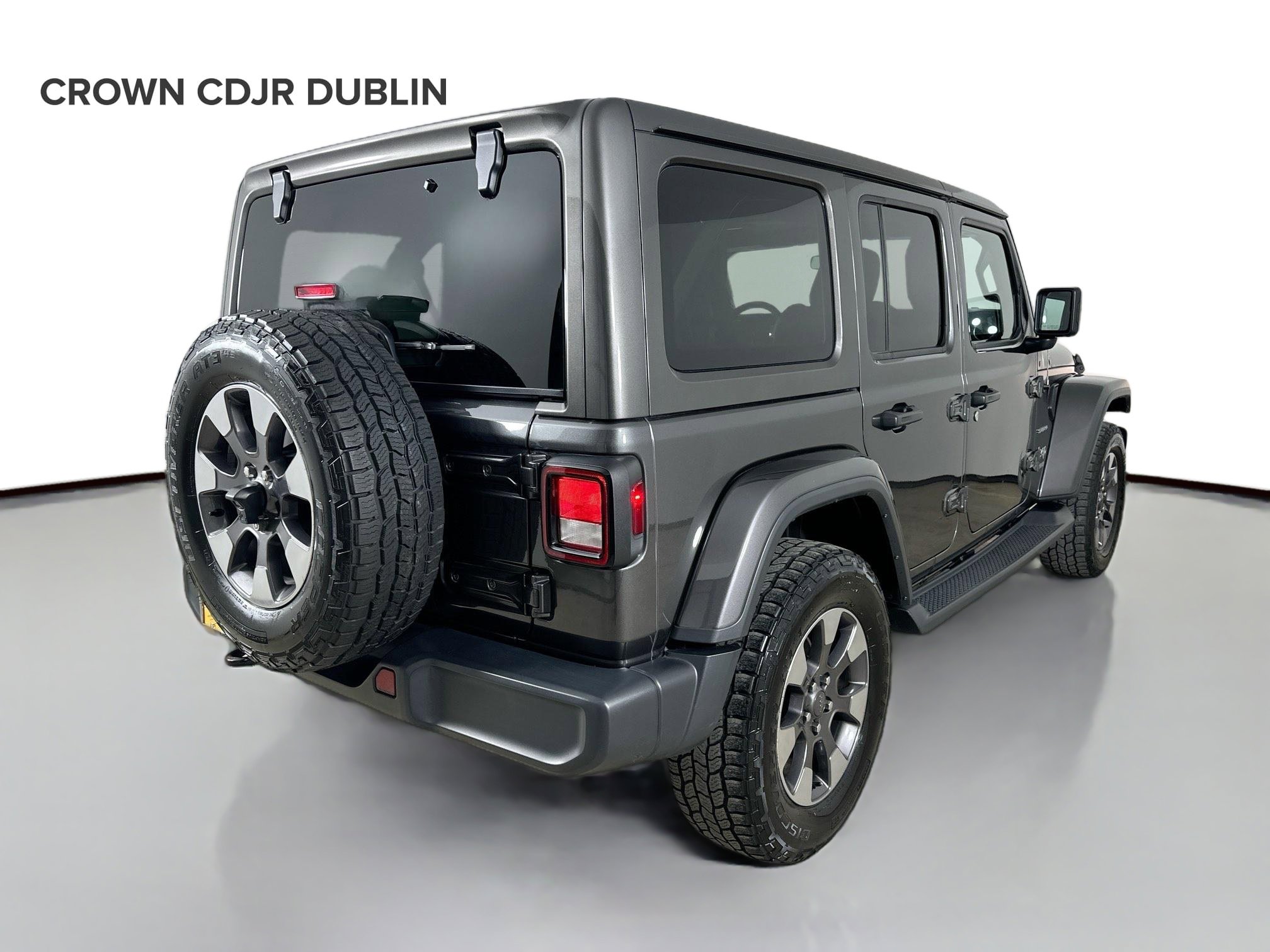 Used 2018 Jeep Wrangler Unlimited Sahara w/ Cold Weather Group AWD/4WD image 5