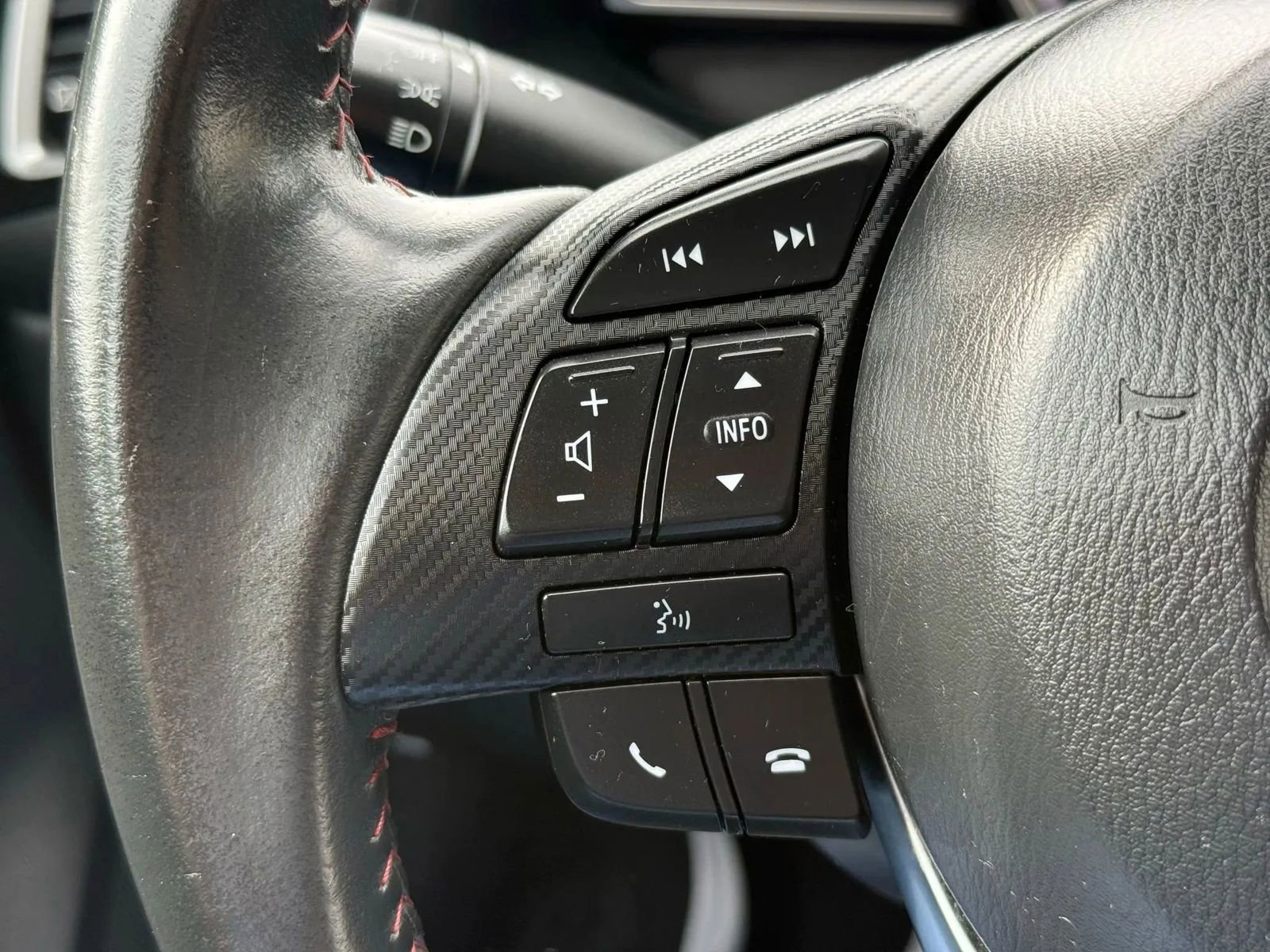 Used 2014 MAZDA MAZDA3 i Touring image 21