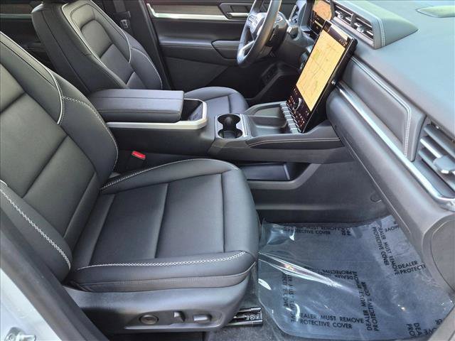 Used 2026 GMC Terrain Denali w/ LPO, Black Badging Package AWD/4WD image 21