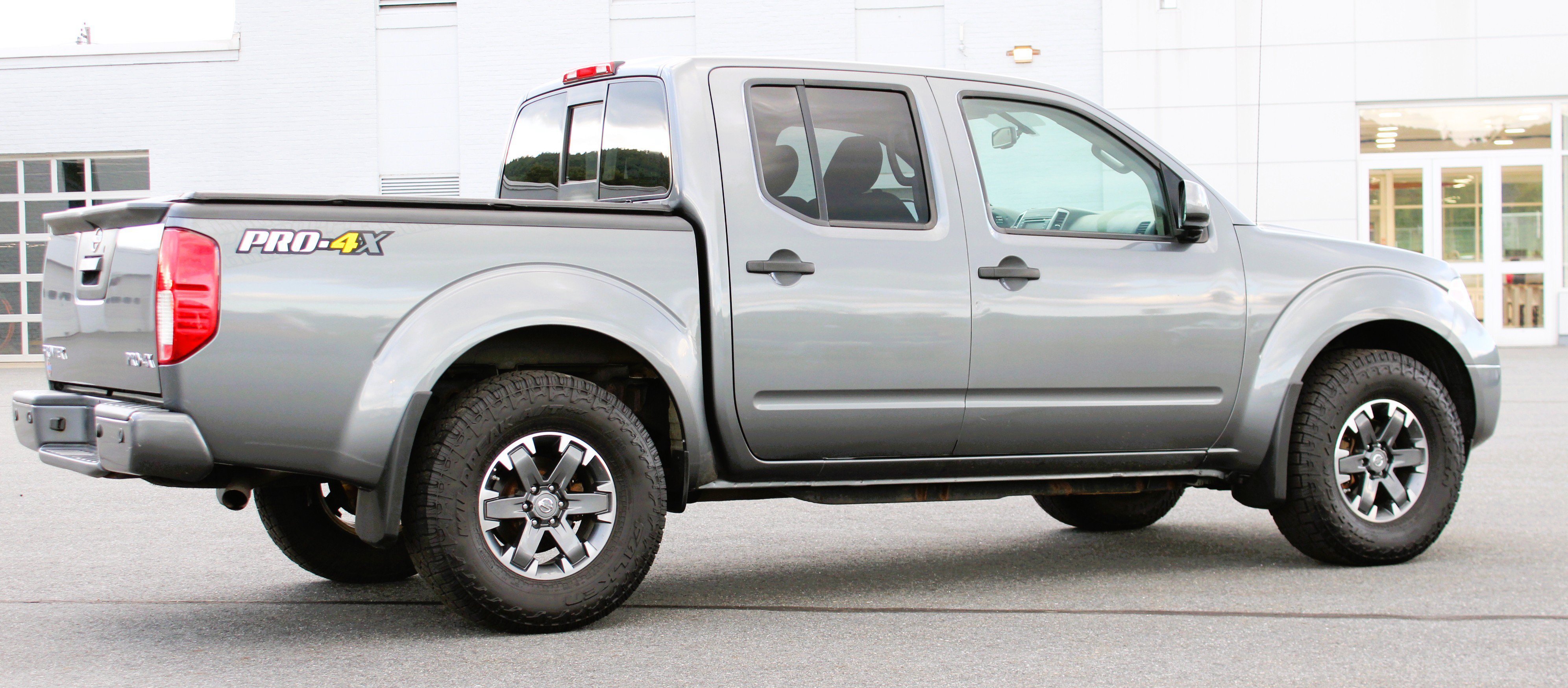 Used 2018 Nissan Frontier PRO-4X AWD/4WD image 6
