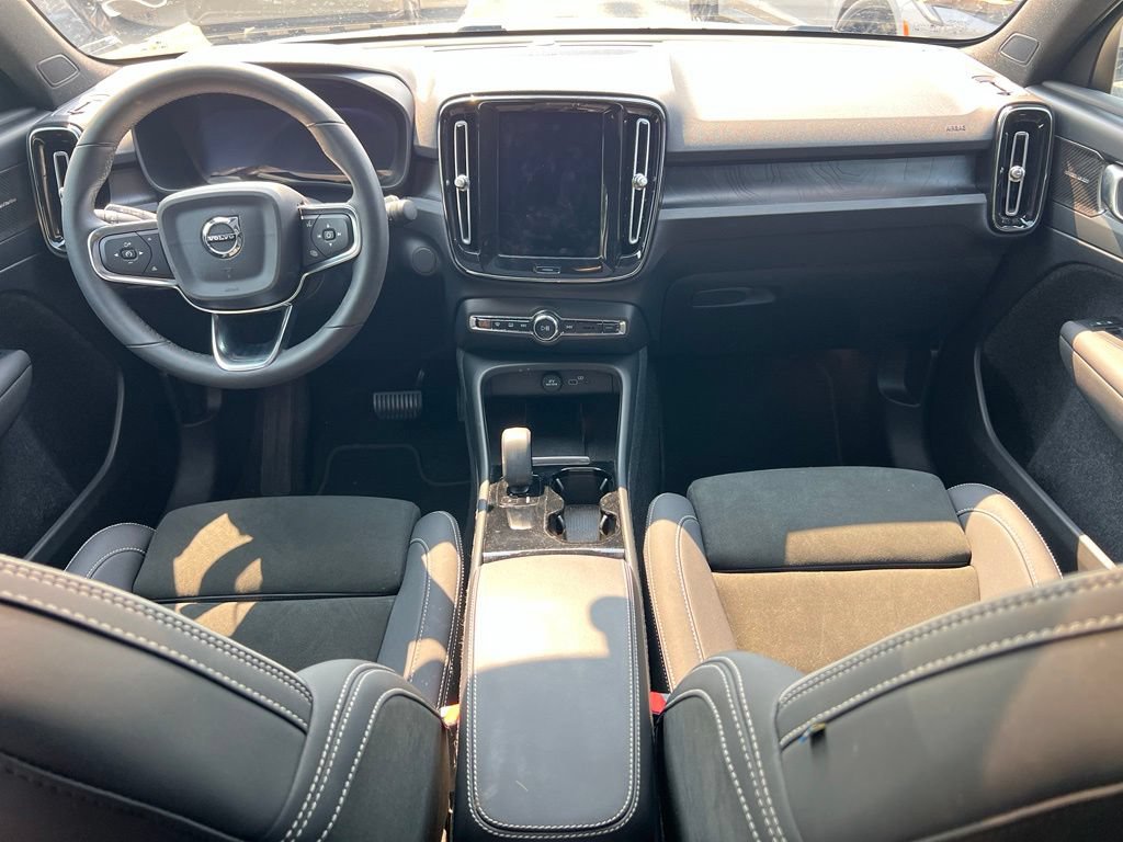 Used 2023 Volvo C40 P8 Recharge Ultimate AWD/4WD image 14