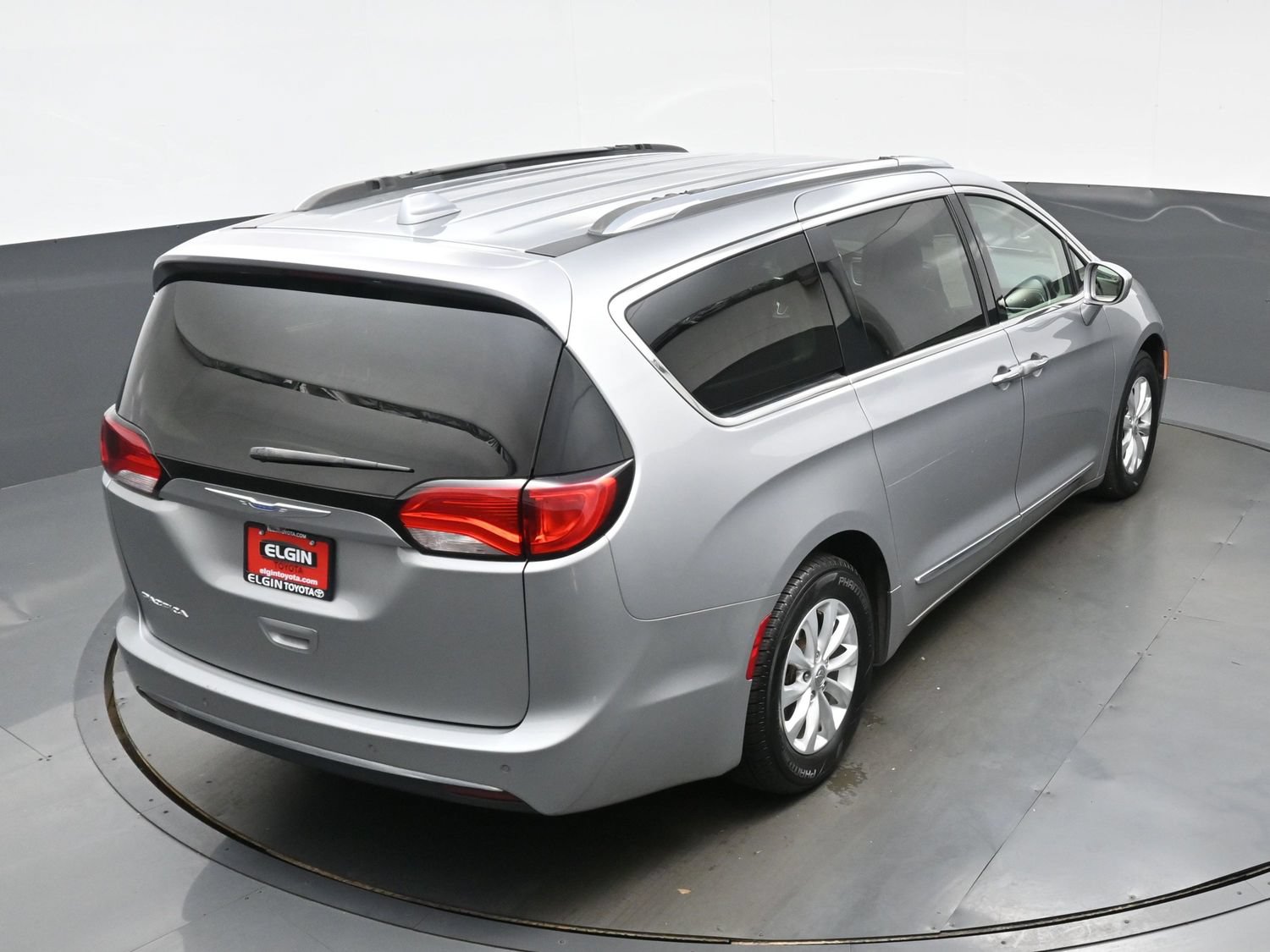 Used 2018 Chrysler Pacifica Touring-L Plus FWD image 41