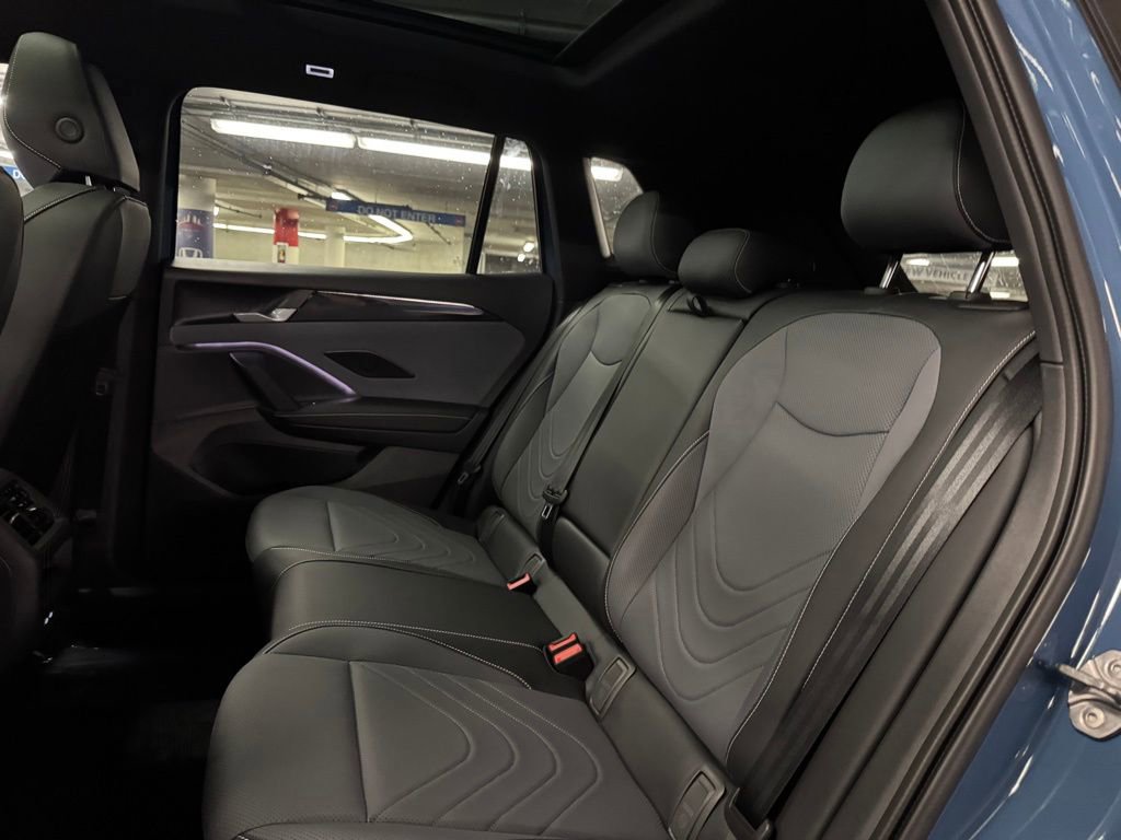 New 2025 Volkswagen Tiguan SE R-Line image 22