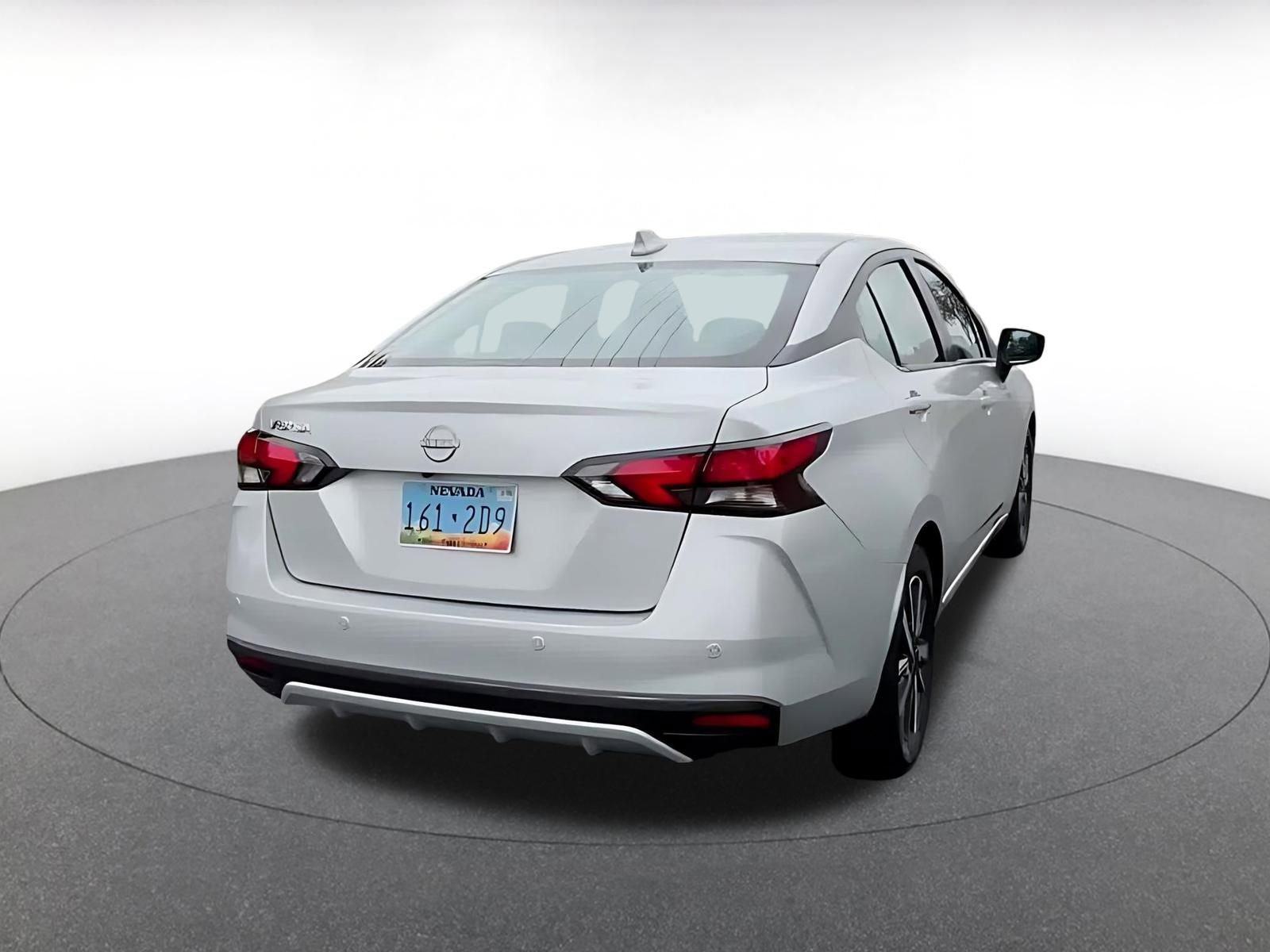 Used 2025 Nissan Versa SV FWD image 14