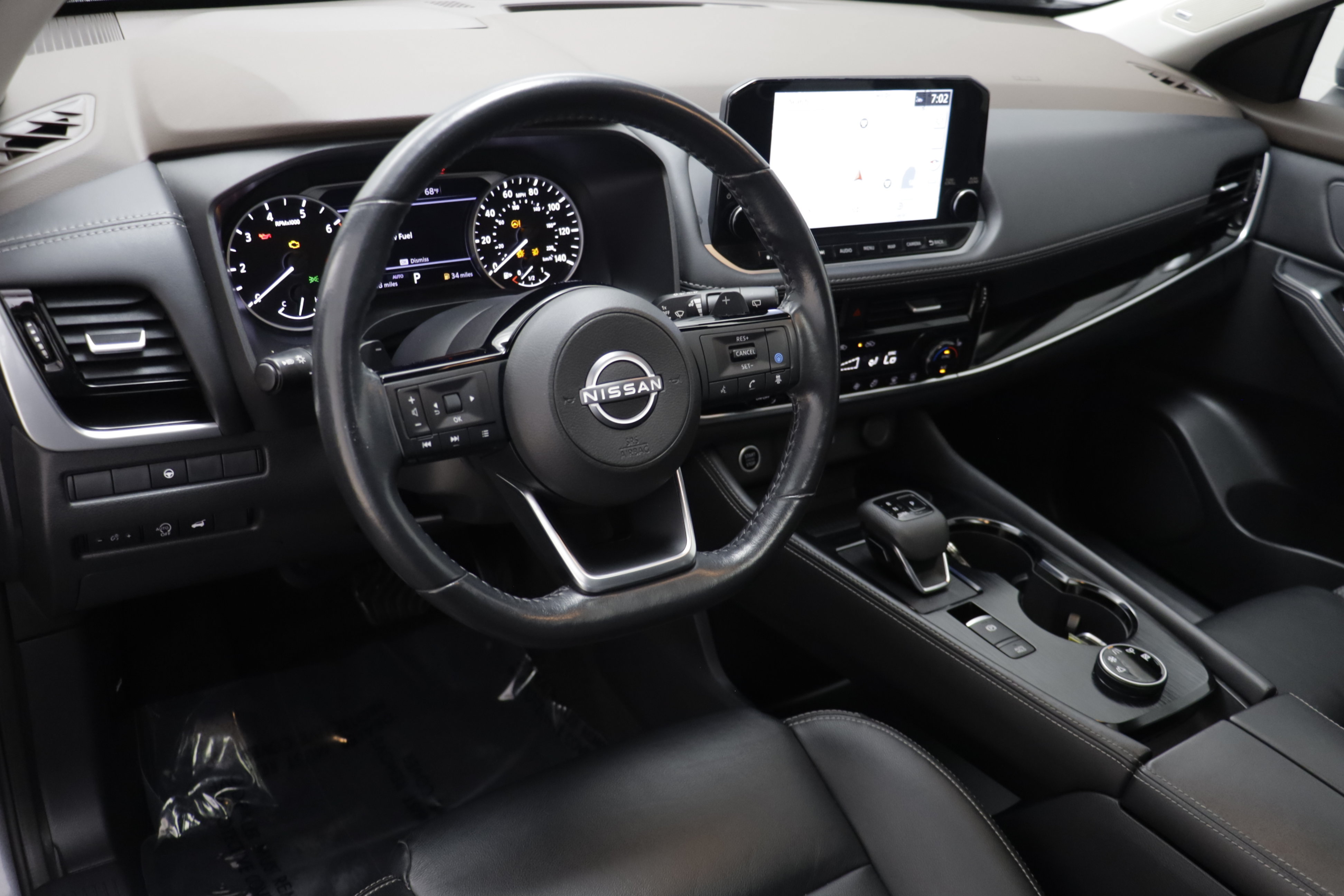 Used 2023 Nissan Rogue SL AWD/4WD image 6