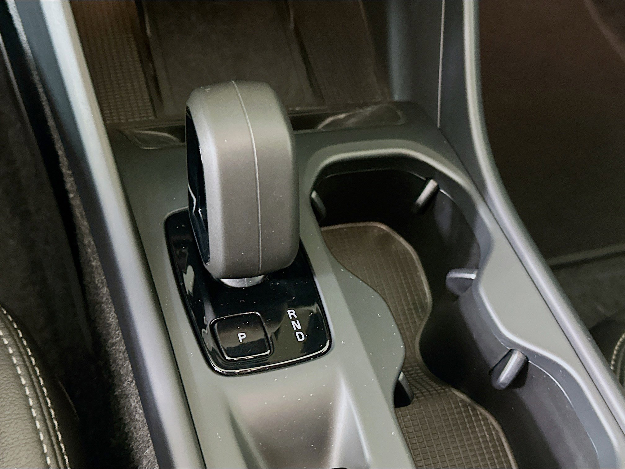 Used 2025 Volvo XC40 B5 Core image 23