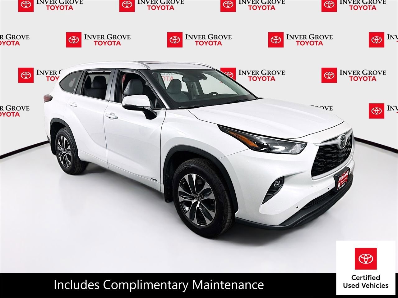 Certified 2026 Toyota Highlander XLE AWD/4WD image 3