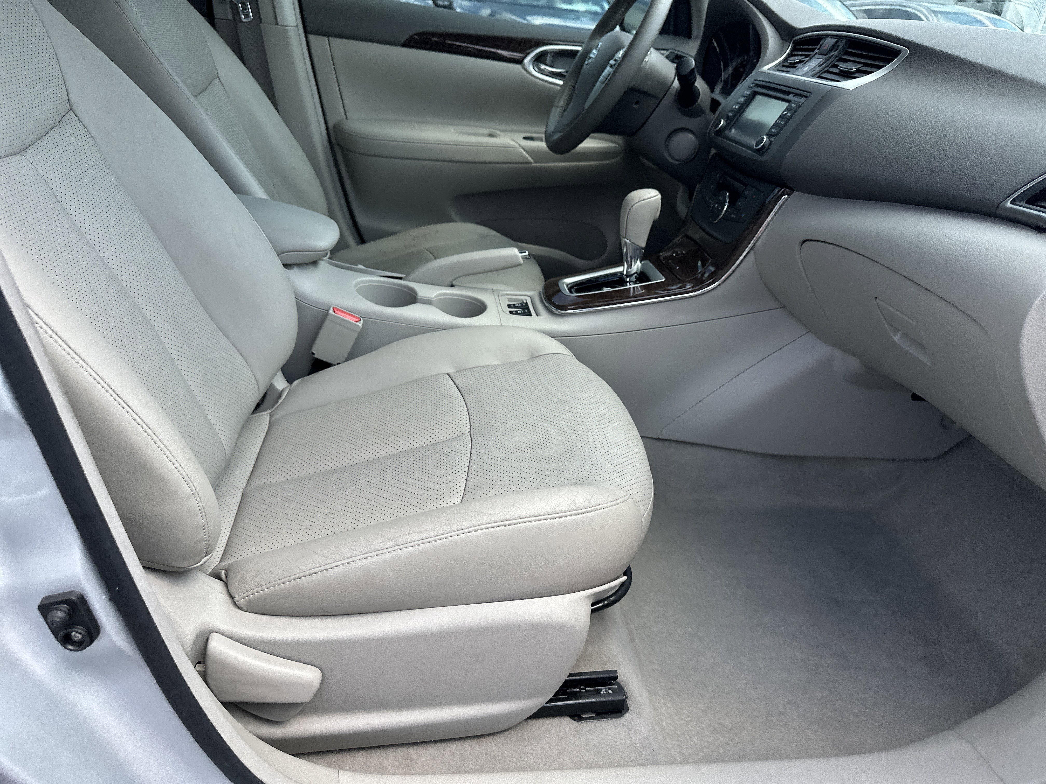 Used 2013 Nissan Sentra SL w/ Leather Pkg FWD image 14