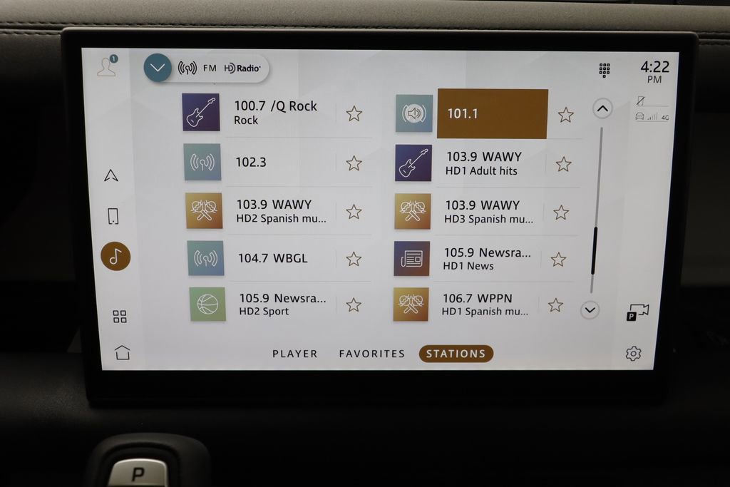 Used 2025 Land Rover Defender 130 S image 10