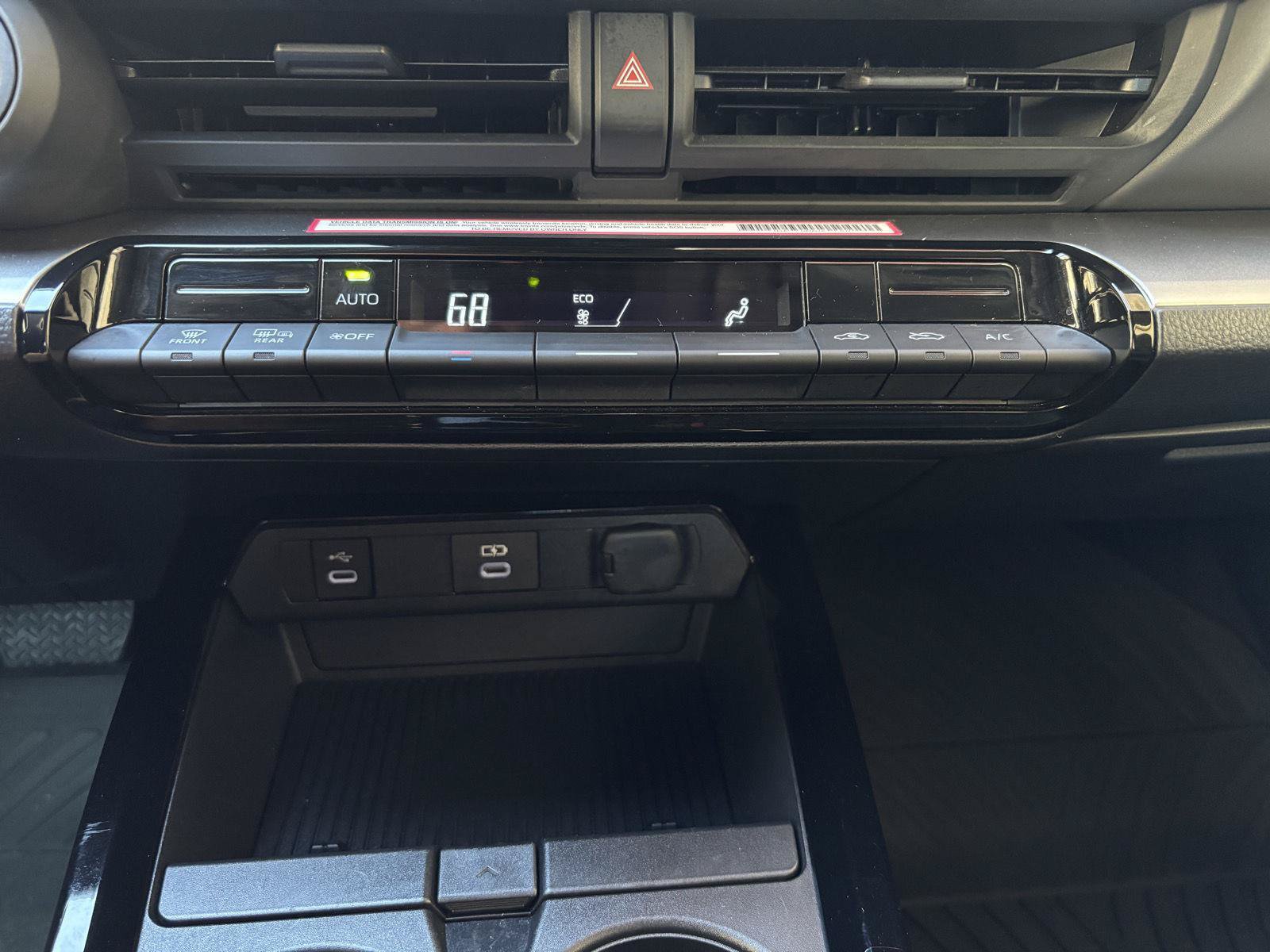 Used 2023 Toyota Prius LE AWD/4WD image 18