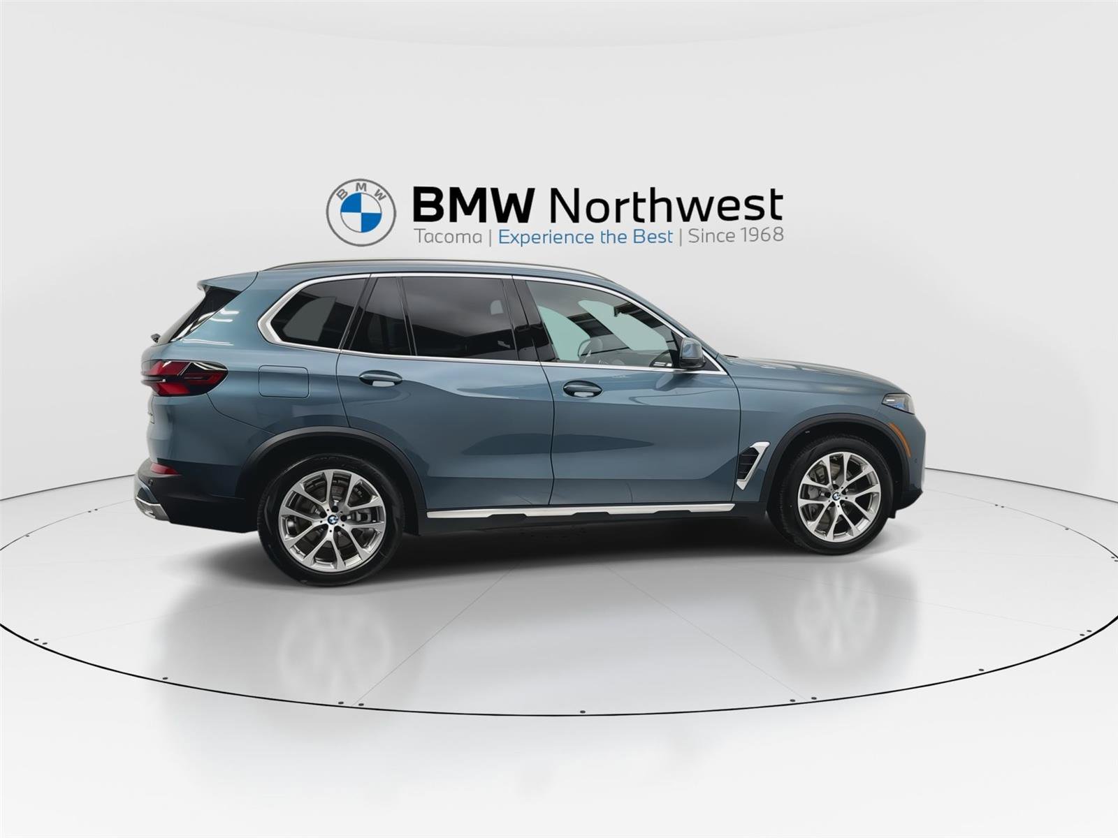 New 2026 BMW X5 xDrive50e AWD/4WD image 4