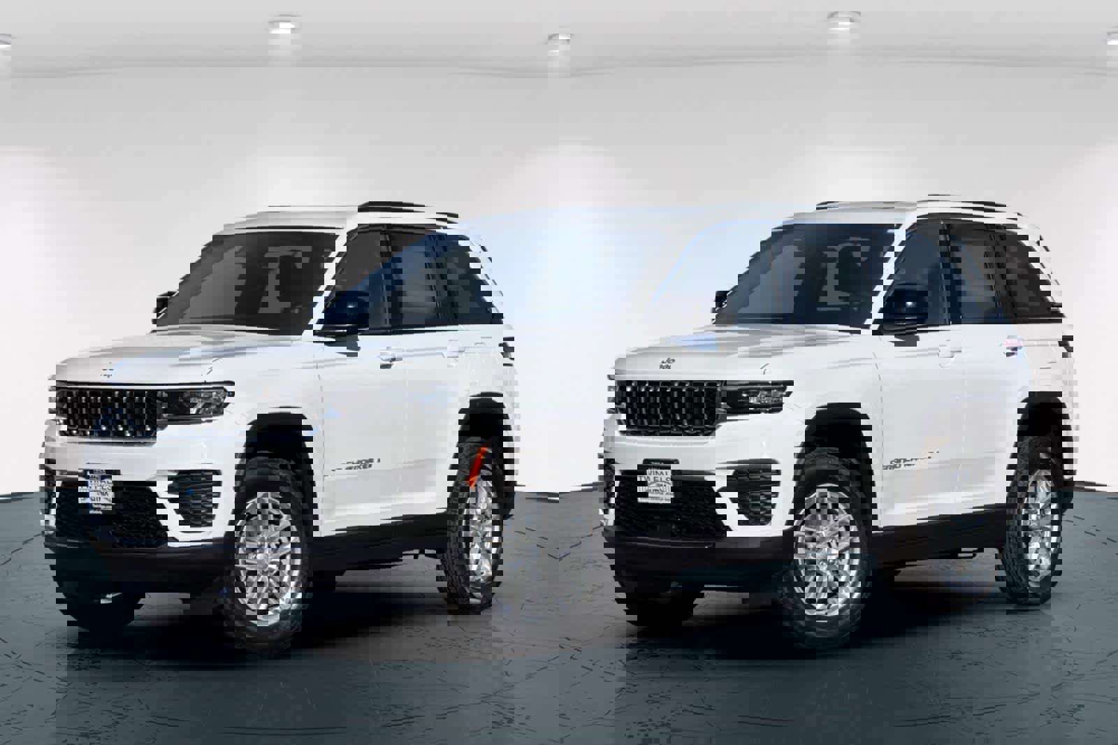 New 2025 Jeep Grand Cherokee Laredo X w/ Luxury Tech Group I