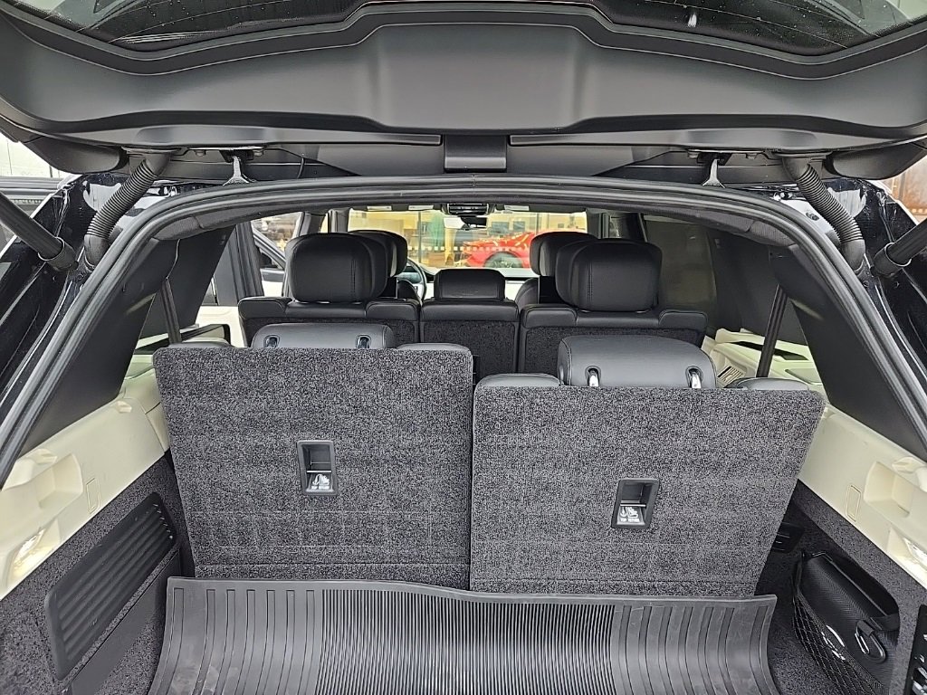 Used 2024 Land Rover Range Rover Long Wheelbase Autobiography image 19