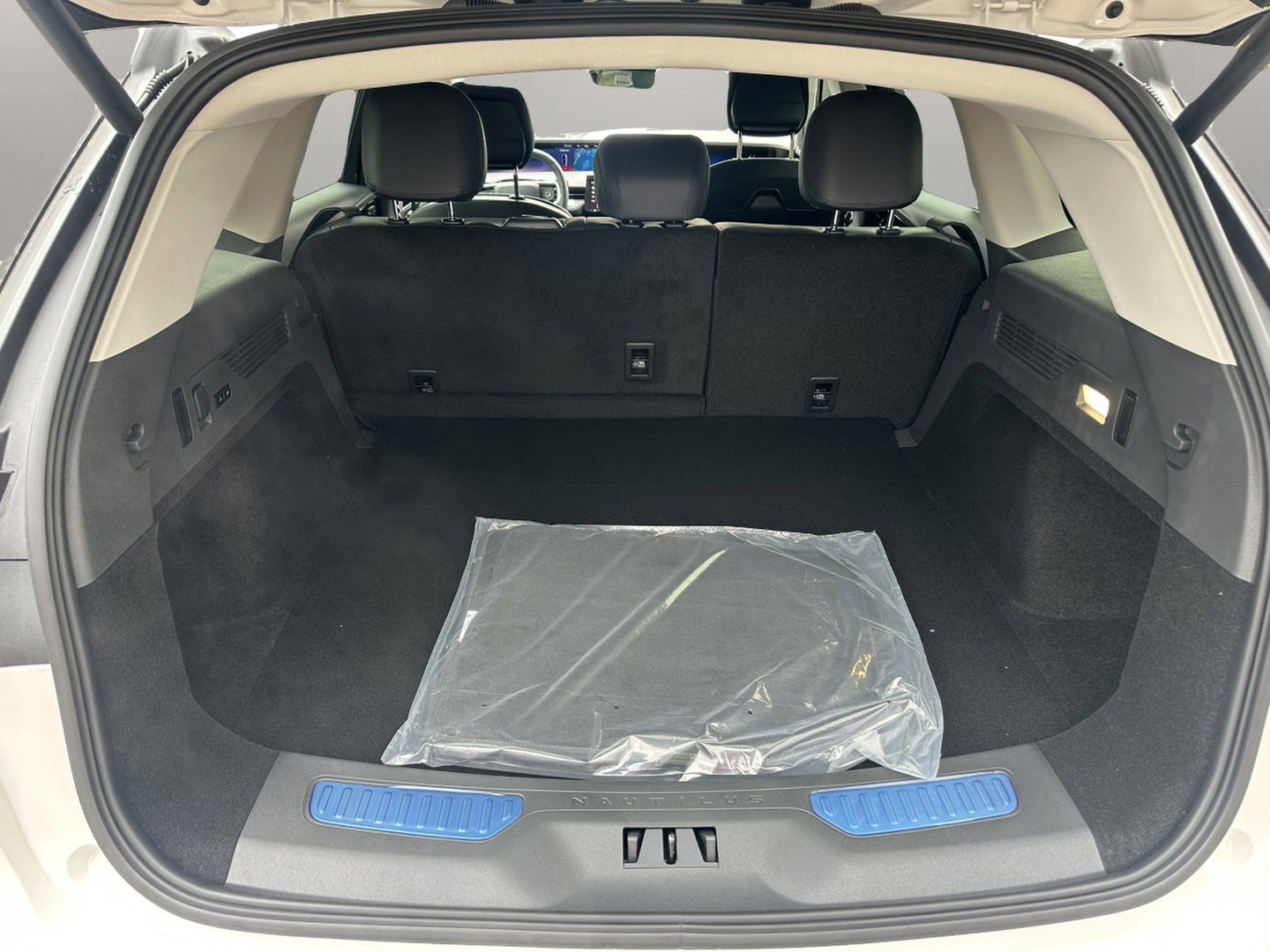 New 2026 Lincoln Nautilus Premier w/ Equipment Group 102A image 7