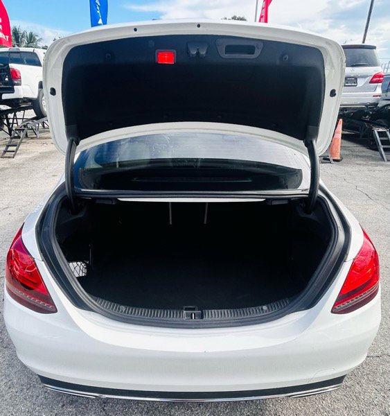 Used 2019 Mercedes-Benz C 300 Sedan image 12
