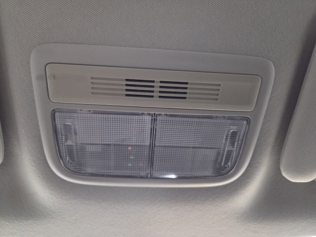 Used 2021 Honda HR-V LX image 16