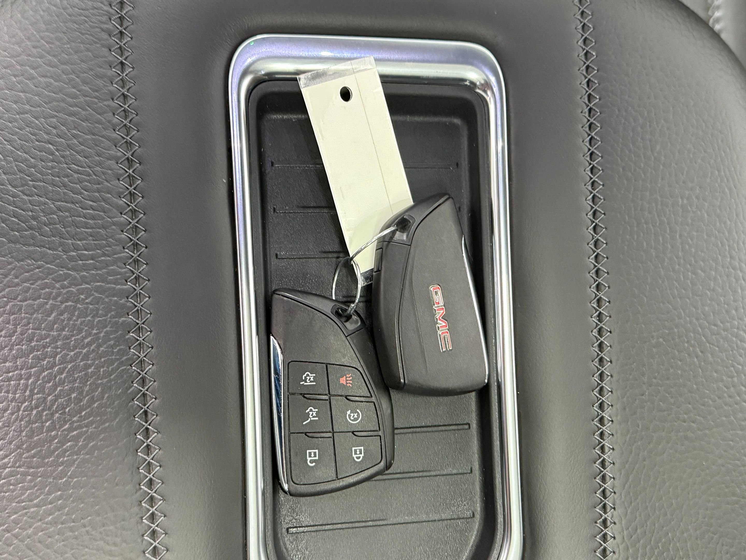 Used 2024 GMC Yukon Denali w/ Advanced Technology Package AWD/4WD image 51