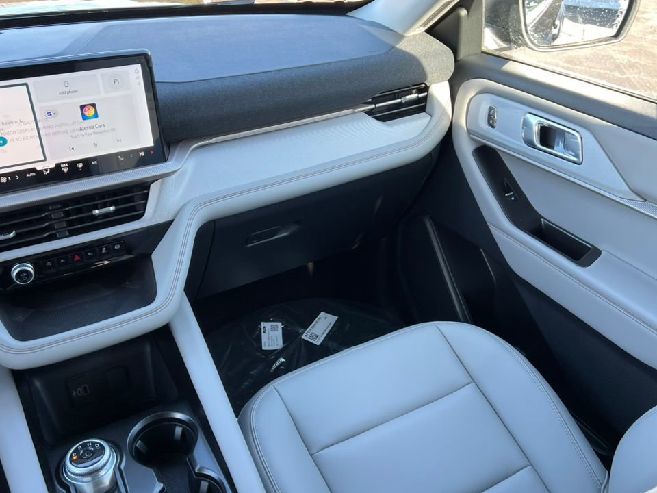 Used 2026 Ford Explorer Active w/ Active Comfort Package image 32
