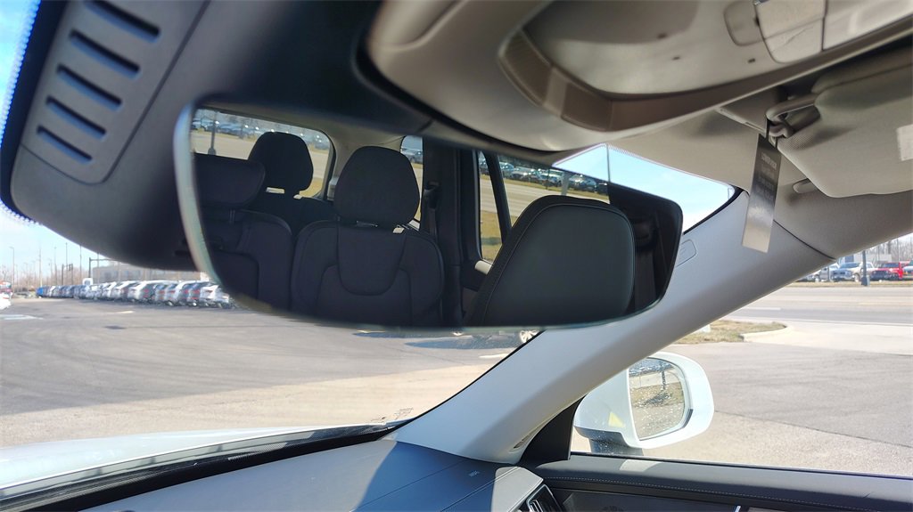 New 2025 Volvo XC90 T8 Core w/ Climate Package image 26