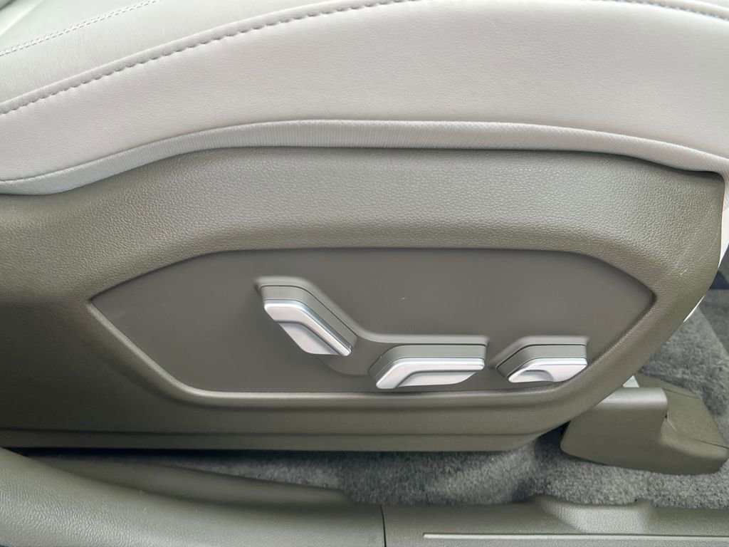 New 2025 Hyundai Santa Fe Calligraphy image 17