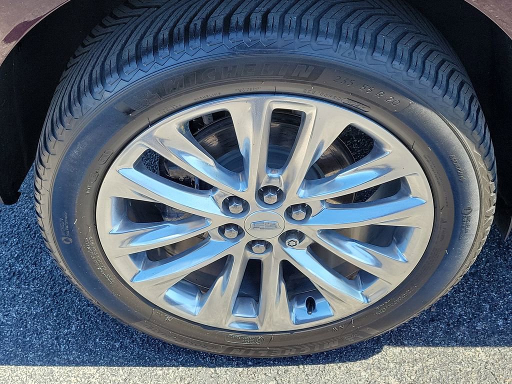 Used 2017 Cadillac XT5 Platinum w/ Driver Assist Package image 8