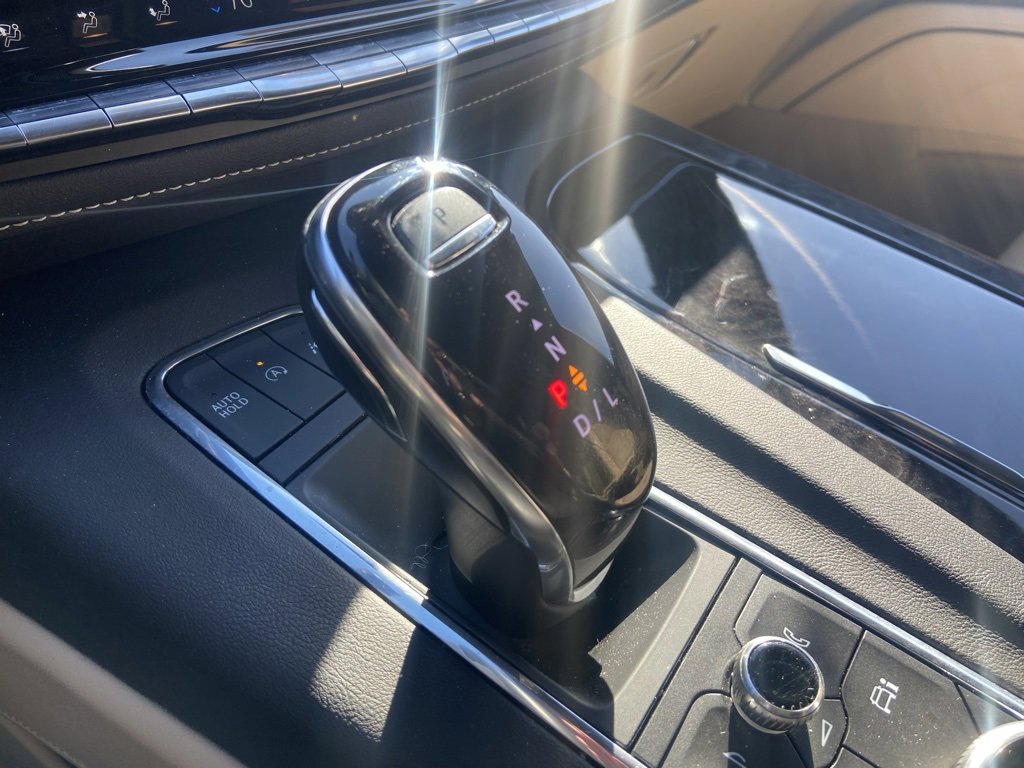 Used 2023 Cadillac Escalade Premium Luxury w/ Performance Package image 15