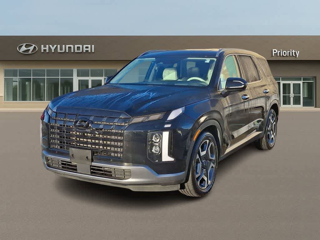Used 2024 Hyundai Palisade Limited FWD image 1