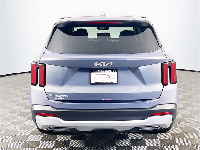 Used 2025 Kia Sorento LX image 7