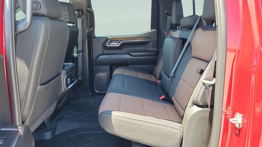 Certified 2024 Chevrolet Silverado 1500 High Country w/ Technology Package AWD/4WD image 13