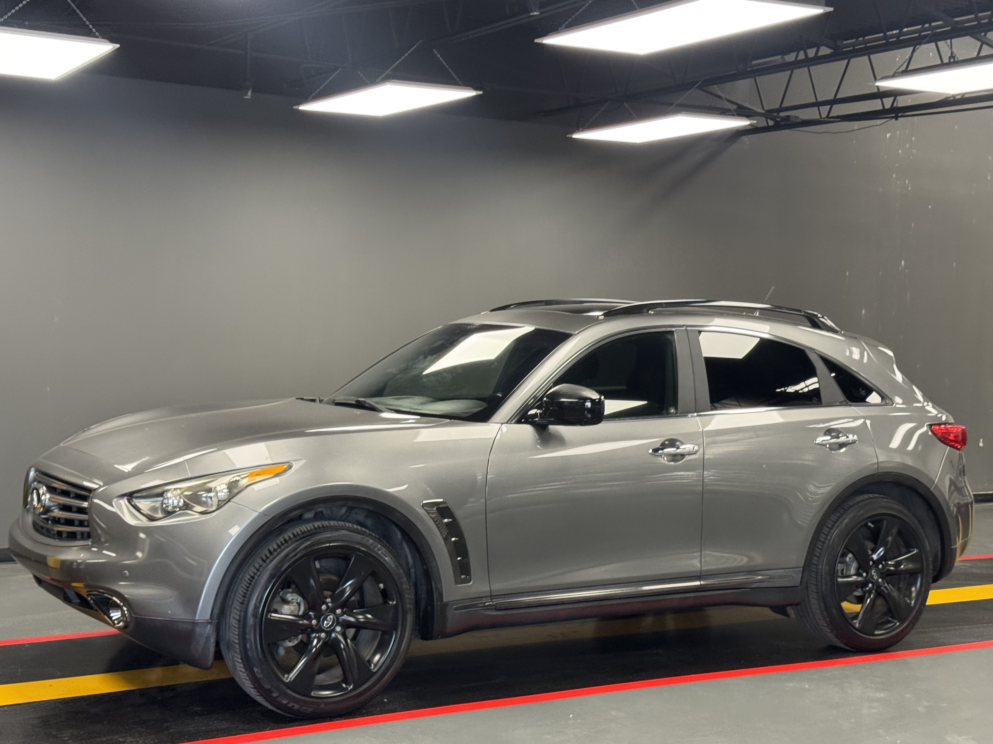 Used 2015 INFINITI QX70 2WD w/ Premium Package image 1
