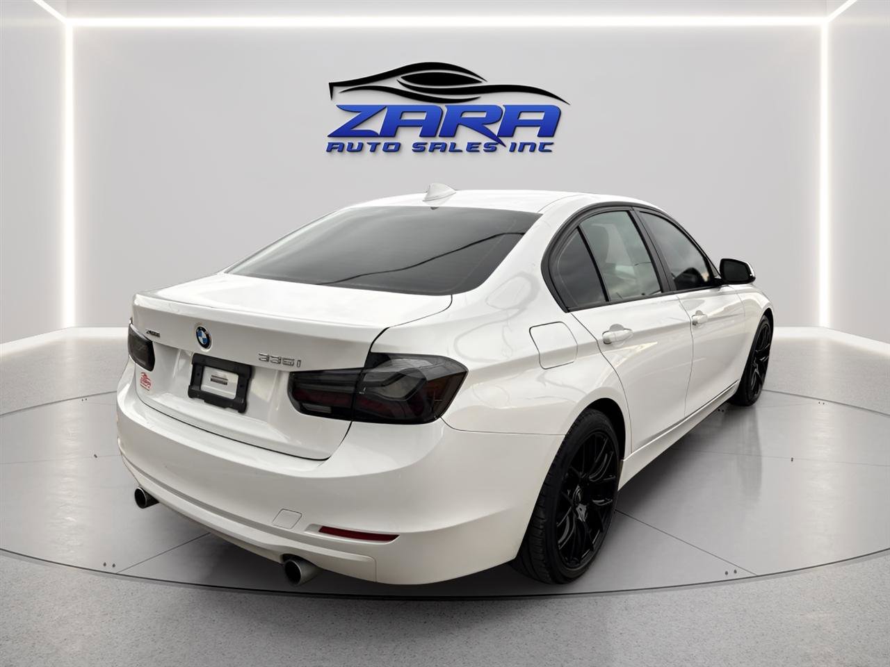 Used 2014 BMW 335i xDrive Sedan AWD/4WD image 5