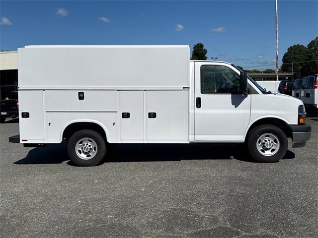 New 2025 Chevrolet Express 3500 w/ Power Convenience Package image 2