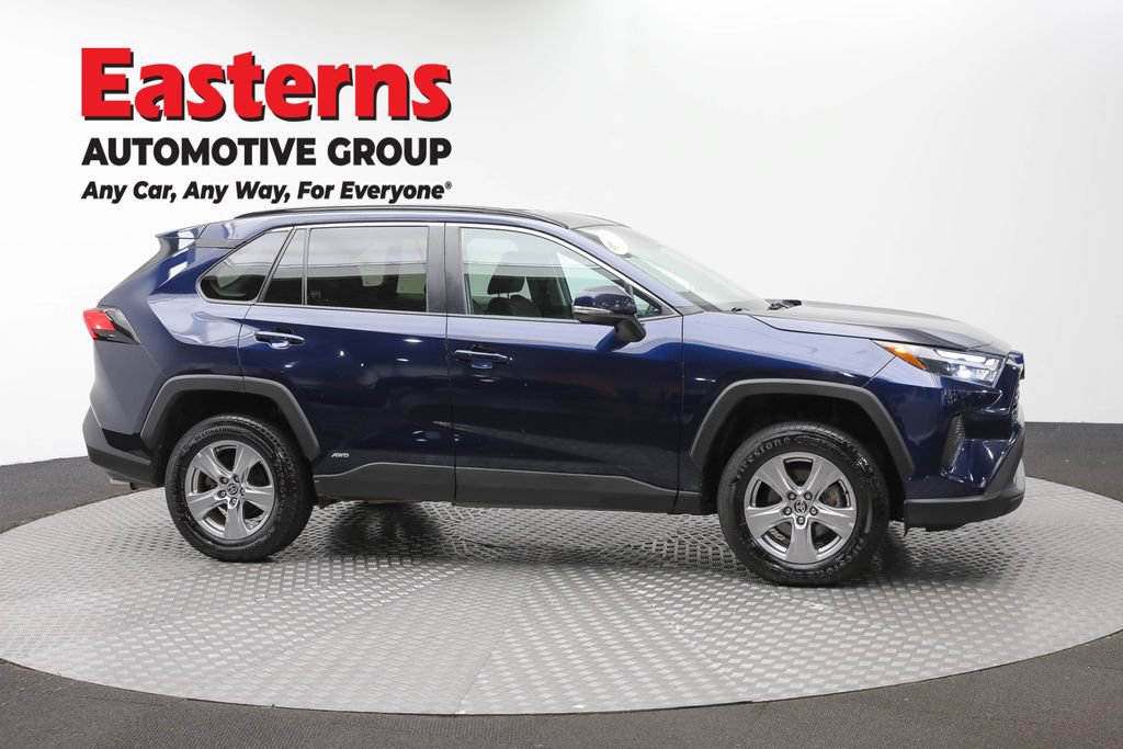 Used 2024 Toyota RAV4 XLE AWD/4WD image 4