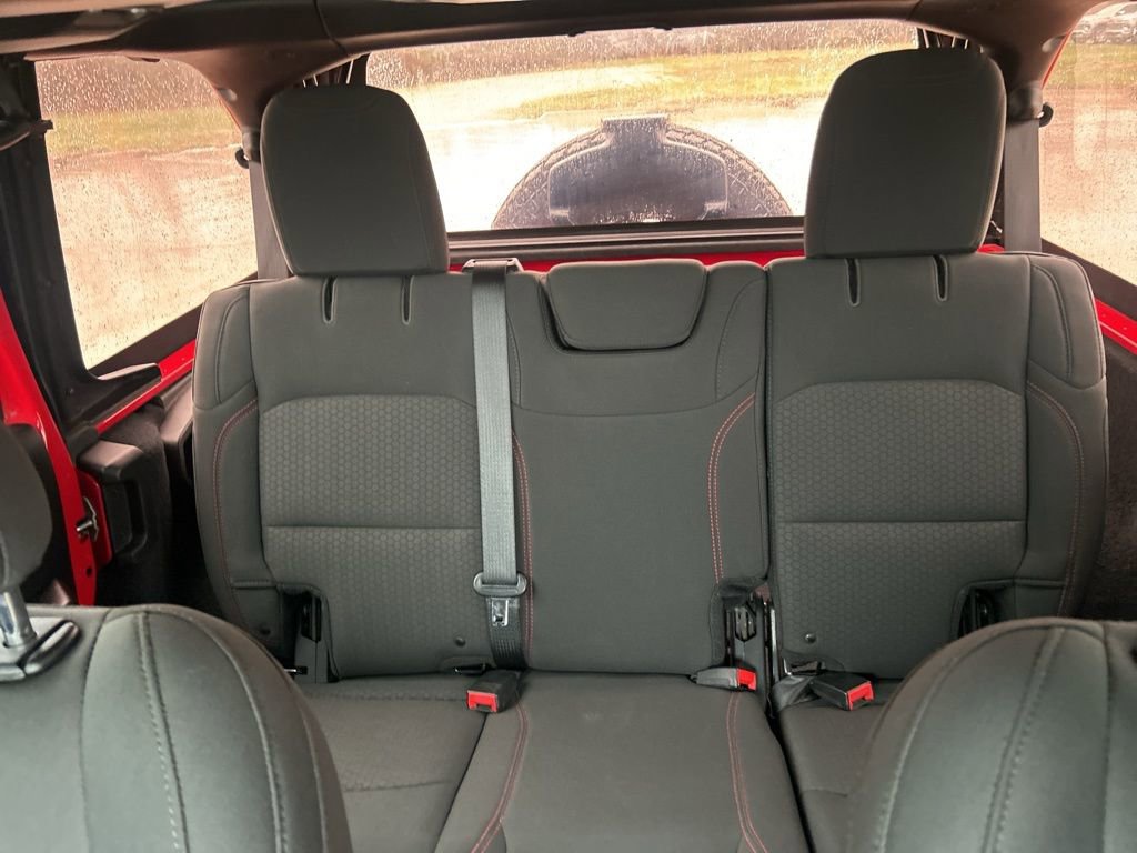 Used 2018 Jeep Wrangler Unlimited Rubicon w/ Safety Group image 31