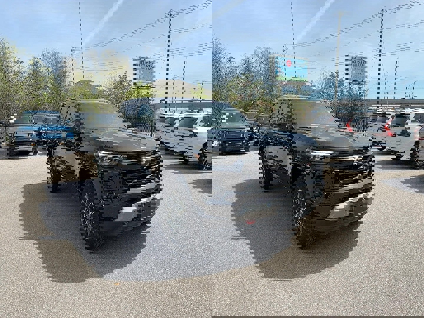 Used 2024 Chevrolet Colorado Z71 w/ Z71 Convenience Package 2 image 8