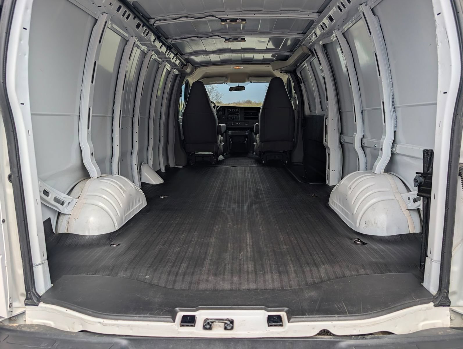 Used 2025 Chevrolet Express 2500 Extended w/ Driver Convenience Package RWD image 18