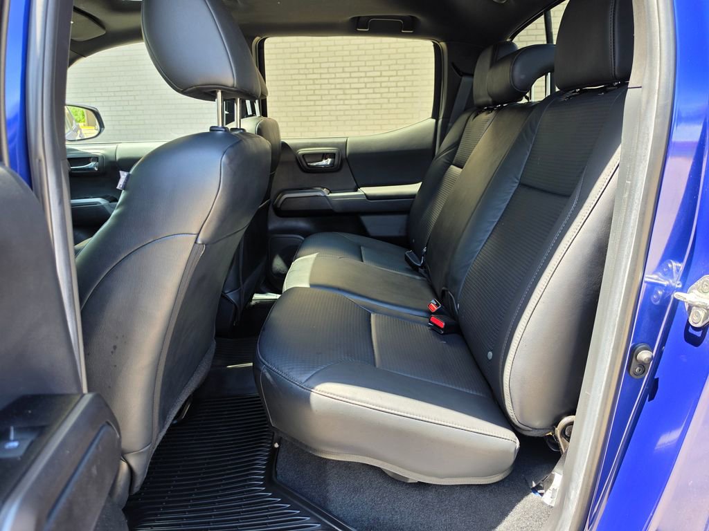 Used 2023 Toyota Tacoma TRD Off-Road w/ TRD Premium Off Road Package AWD/4WD image 30