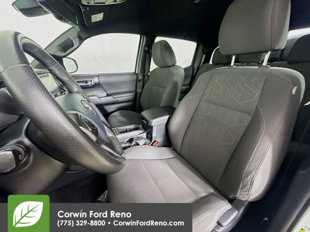 Used 2018 Toyota Tacoma TRD Off-Road w/ Technology Package image 19