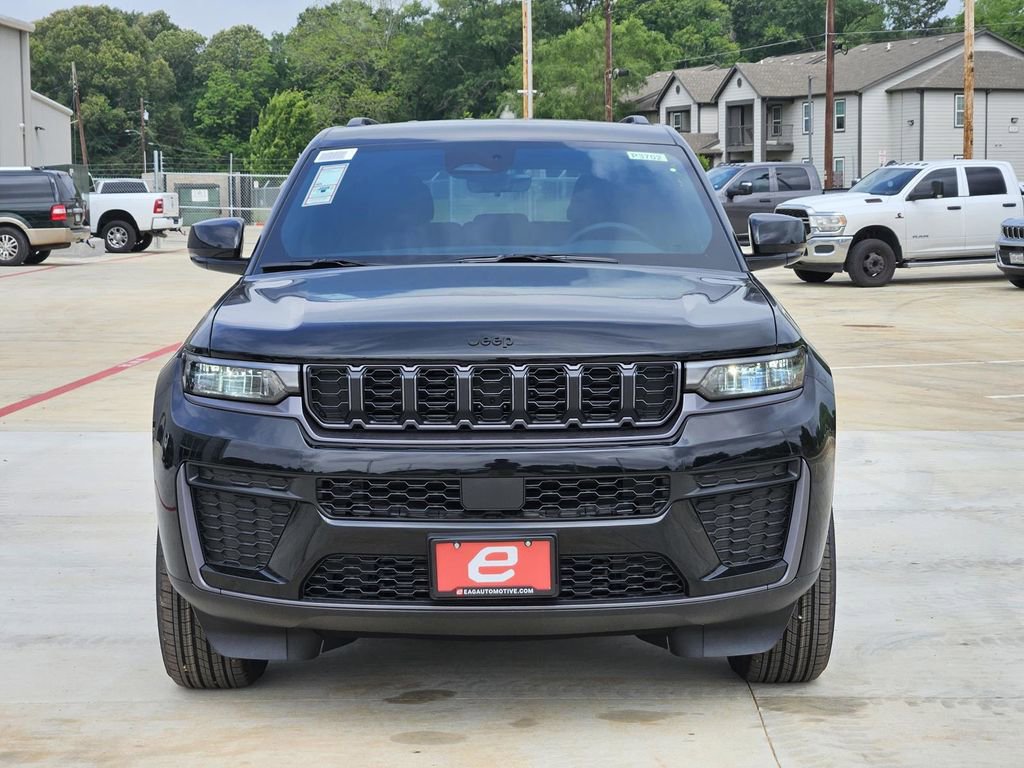 New 2026 Jeep Grand Cherokee Altitude RWD image 2
