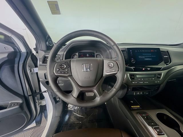 Used 2024 Honda Passport EX-L image 14