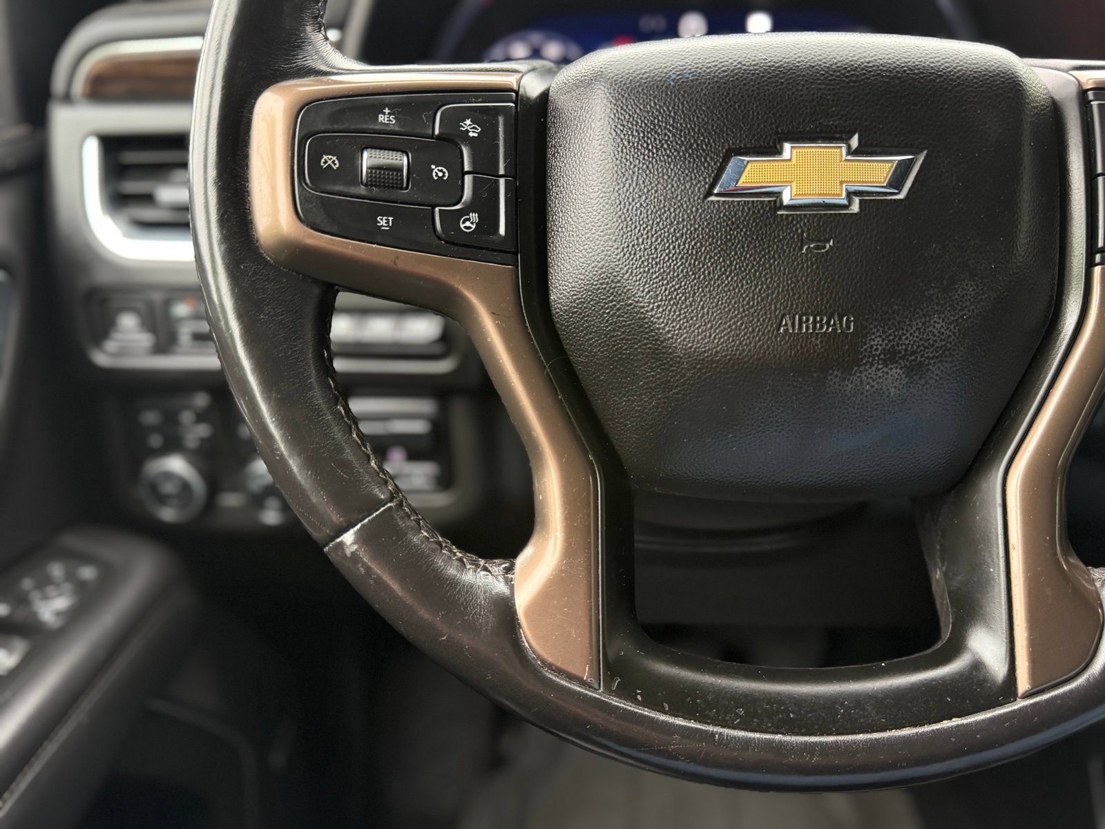 Used 2022 Chevrolet Suburban High Country AWD/4WD image 26