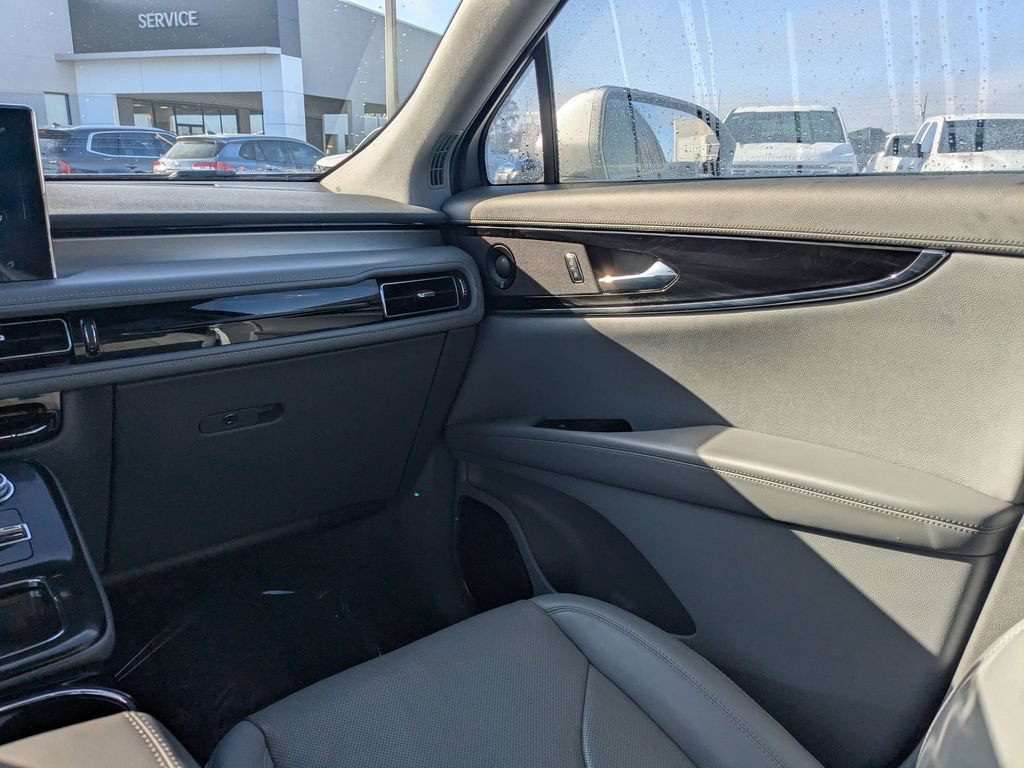 Used 2022 Lincoln Nautilus Reserve w/ Luxury Package FWD image 17
