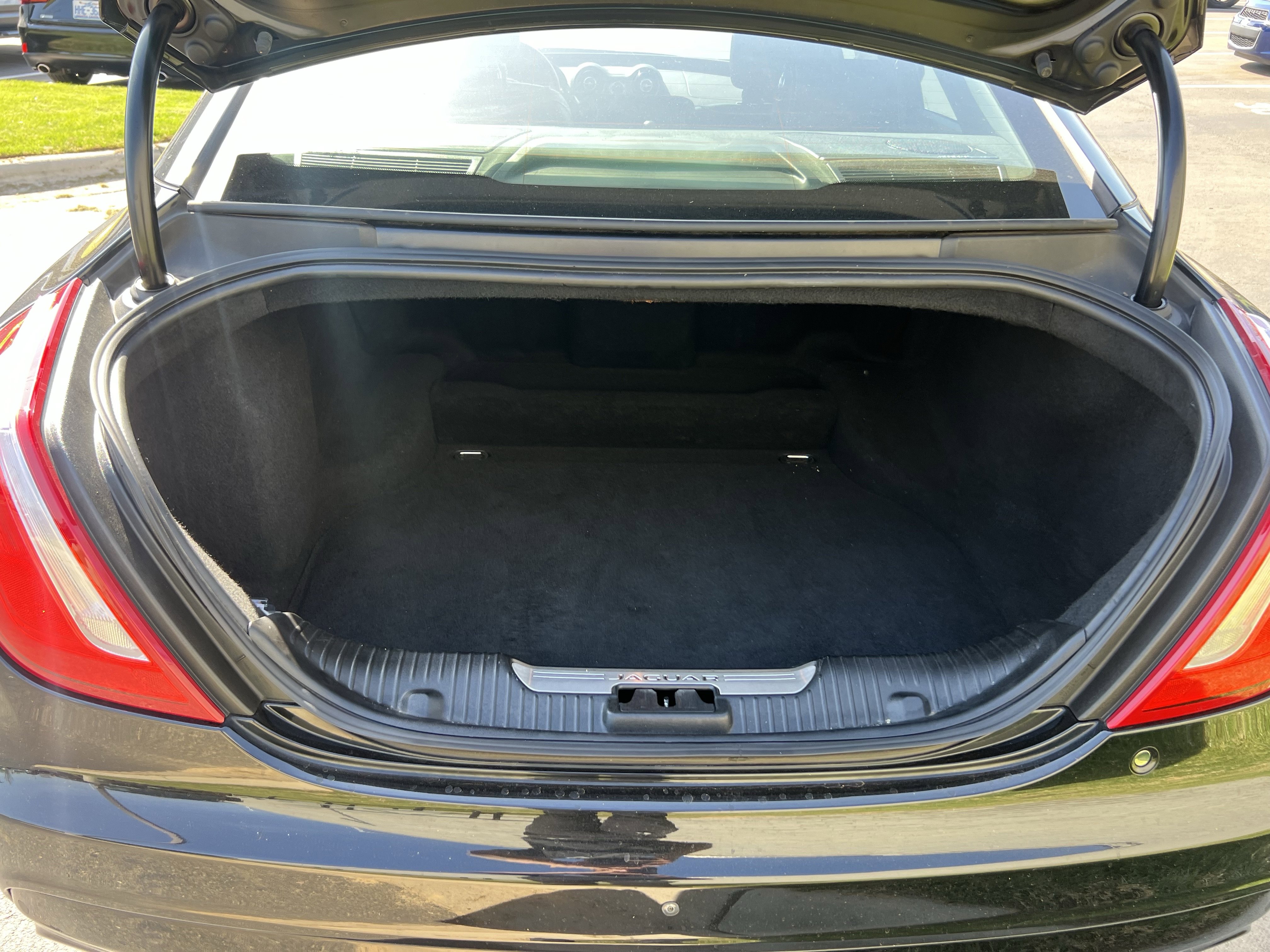 Used 2019 Jaguar XJ R-Sport image 41