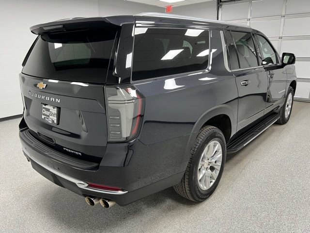 Used 2025 Chevrolet Suburban Premier image 8