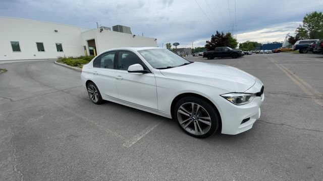 Used 2018 BMW 330i xDrive Sedan AWD/4WD image 2