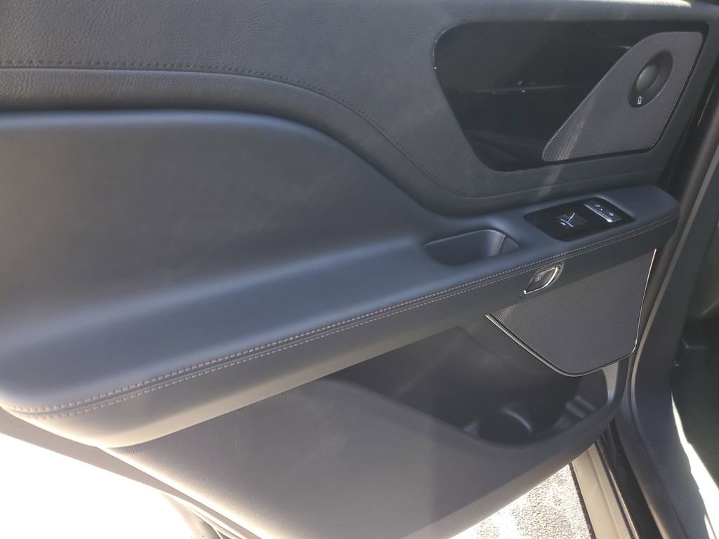 New 2025 Lincoln Aviator 2WD w/ Equipment Group 101A image 9