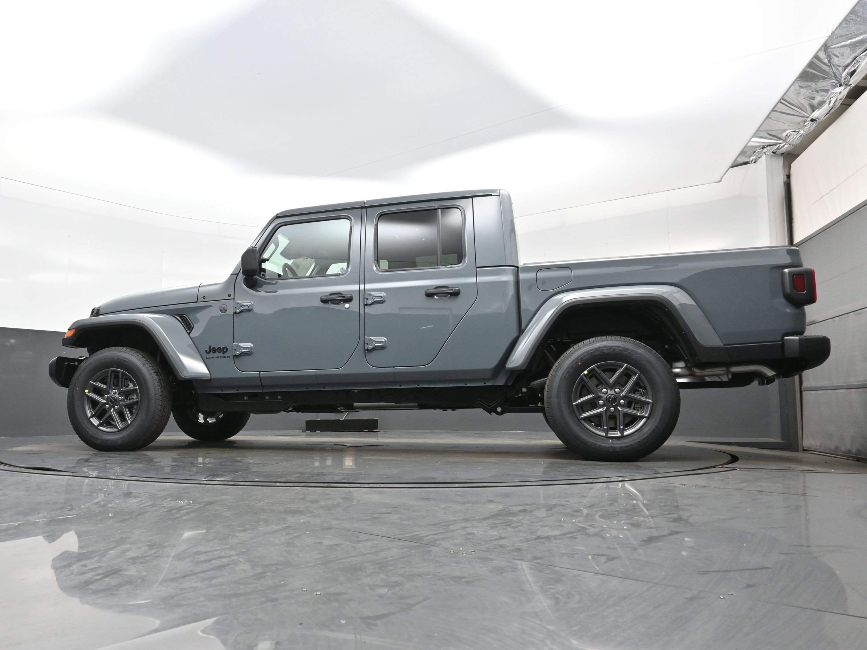 New 2026 Jeep Gladiator Sport image 12